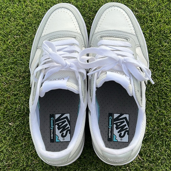 Vans Lowland Leather Shoes - Picture 6 of 10